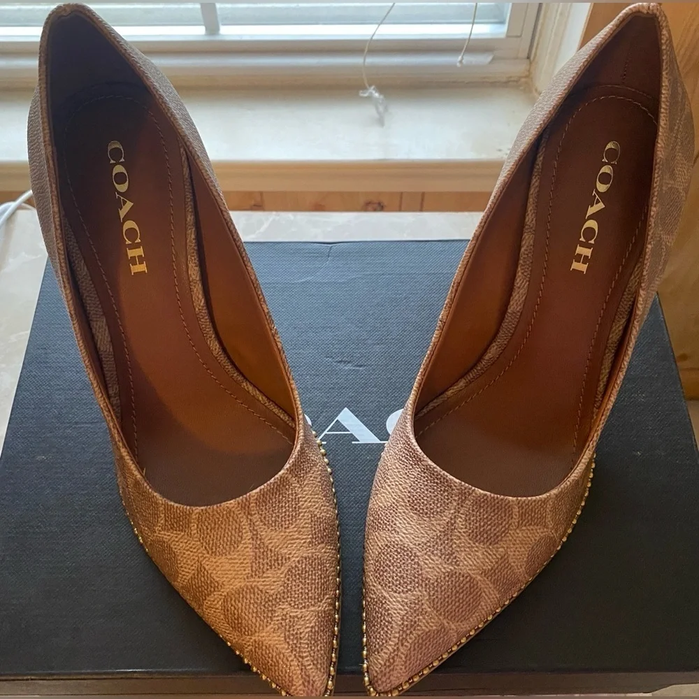 1BS: COACH Waverly Pump w/Beaded Trim w/Full Inclusion, EUC
